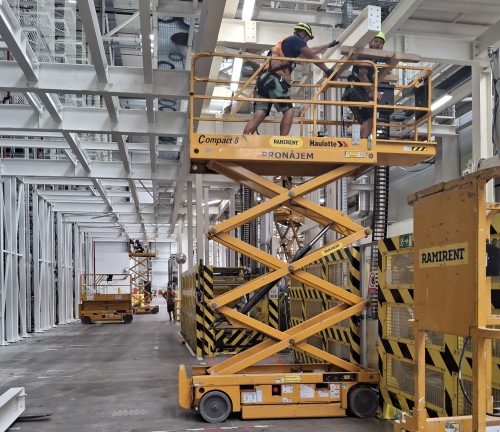 Co je třeba vědět při pronájmu vysokozdvižných plošin?