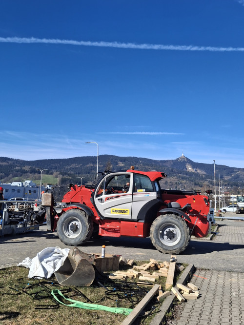 Realizace zakázky DENSO Liberec s teleskopickým manipulátorem 